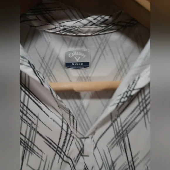 Woman's Callaway sleeveless golf shirt Medium in a cross scratch design ⛳🏌️‍♂️ - Picture 3 of 7